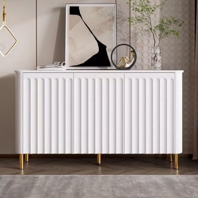Credenza e madia alta con 3 ante senza maniglie e rilievi a colonne per soggiorno in MDF bianco 135 × 36 × 78 cm