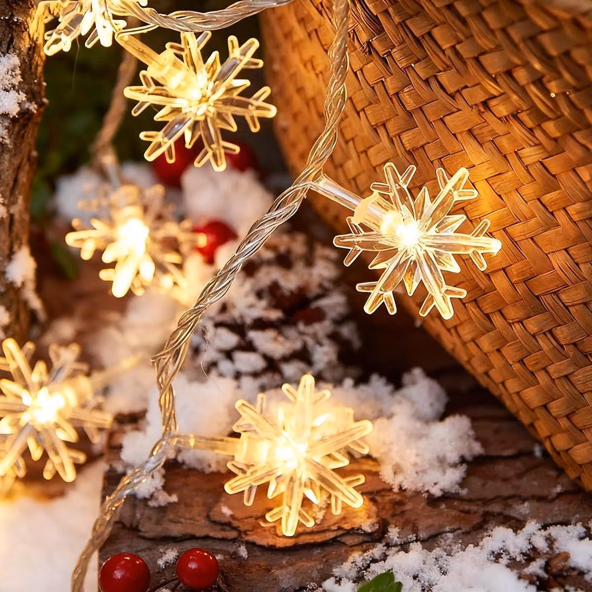 Catena luminosa a forma di fiocchi di neve, lunghezza 6 metri, 40 LED, alimentazione a batteria, 8 modalità