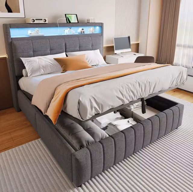 Letto matrimoniale MODFU imbottito in tessuto grigio con contenitore a sollevamento, illuminazione LED sottostante, porte USB e mensola integrata, L/P: 160 x 200 cm – 1