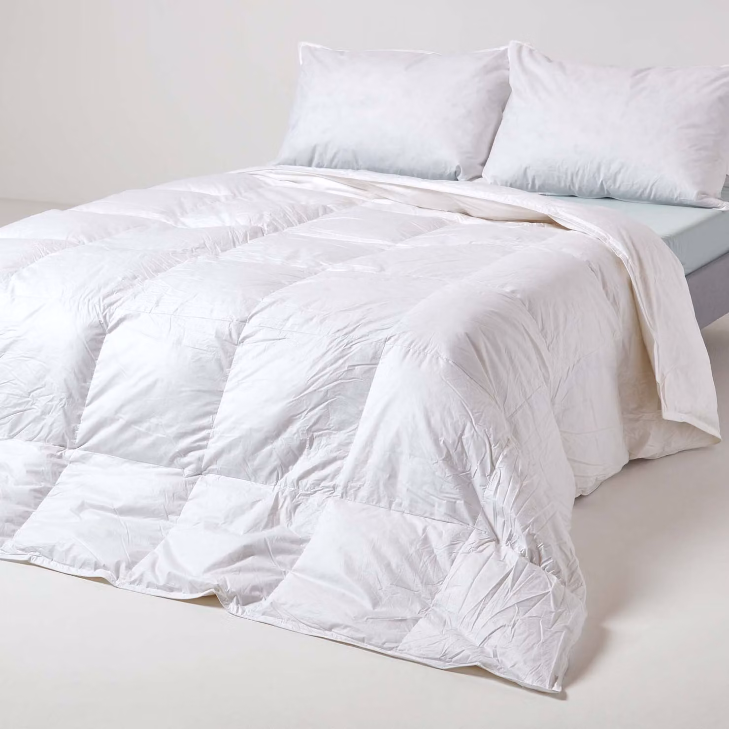 HOMESCAPES Piumone estivo leggero, classe di calore 2, piumone in piuma d'anatra e piumino, 230 x 220 cm