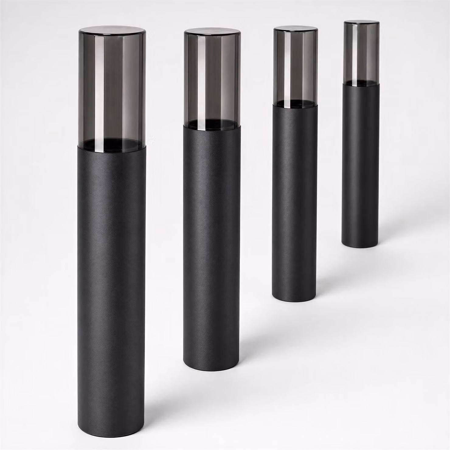 SSC-LUXon, 4 lampade da terra VARDA per esterni, nero, attacco E27 - Lampada da terra per esterni, altezza 50 cm, lampada da marciapiede di design, lampada a paletto