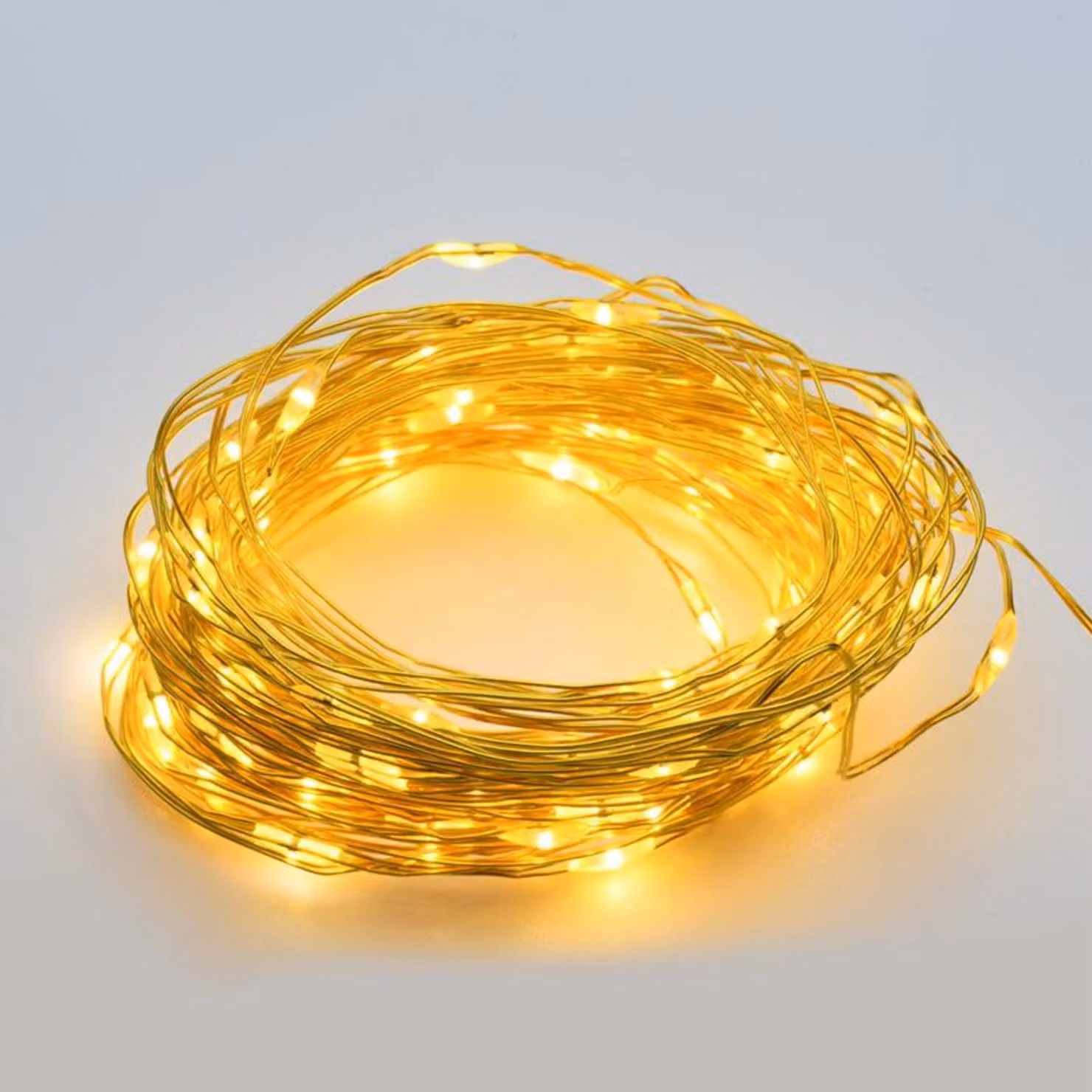 ACA Lighting 100 LED catena decorativa con timer WW cavo rame oro 3XAA batteria IP44 10m+10cm X01100135