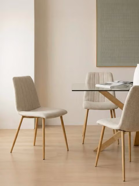 Sedia imbottita Wismar beige Kenay Home con struttura in metallo e legno per la tua zona pranzo – 1