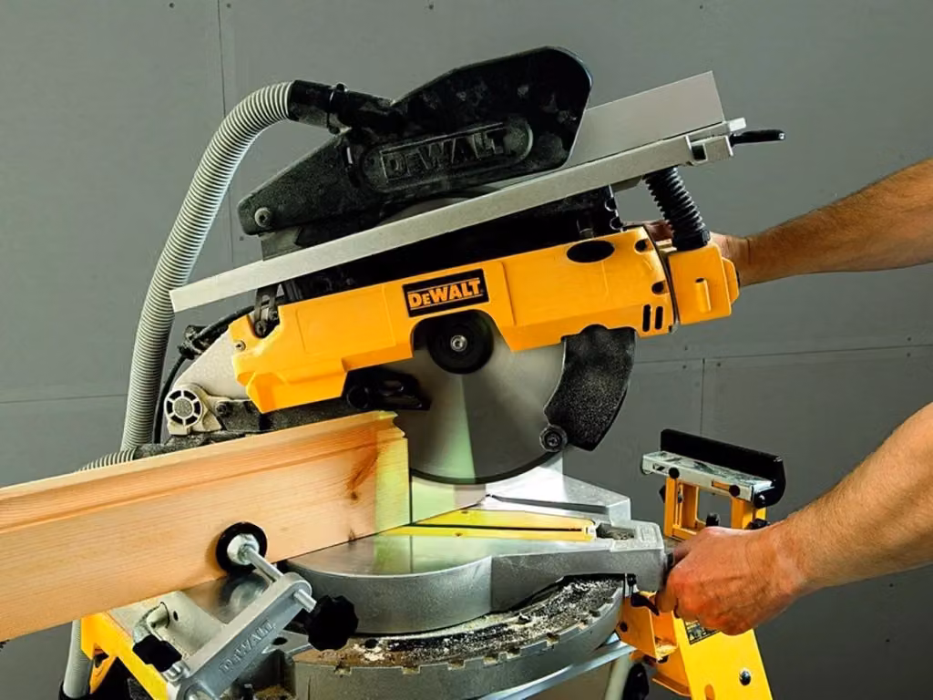 Troncatrice DeWalt D27113-QS da banco 1600W con disco da 305 mm, colore giallo – 2
