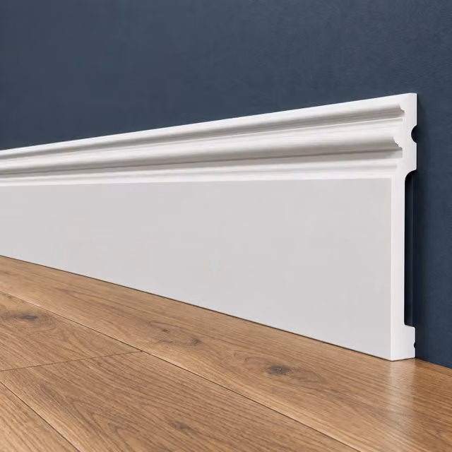 pacco da 100ML di Battiscopa RESISTO in polimeri extracompatti mod. ARISTOCRATICO Bianco mis. 200x15mm