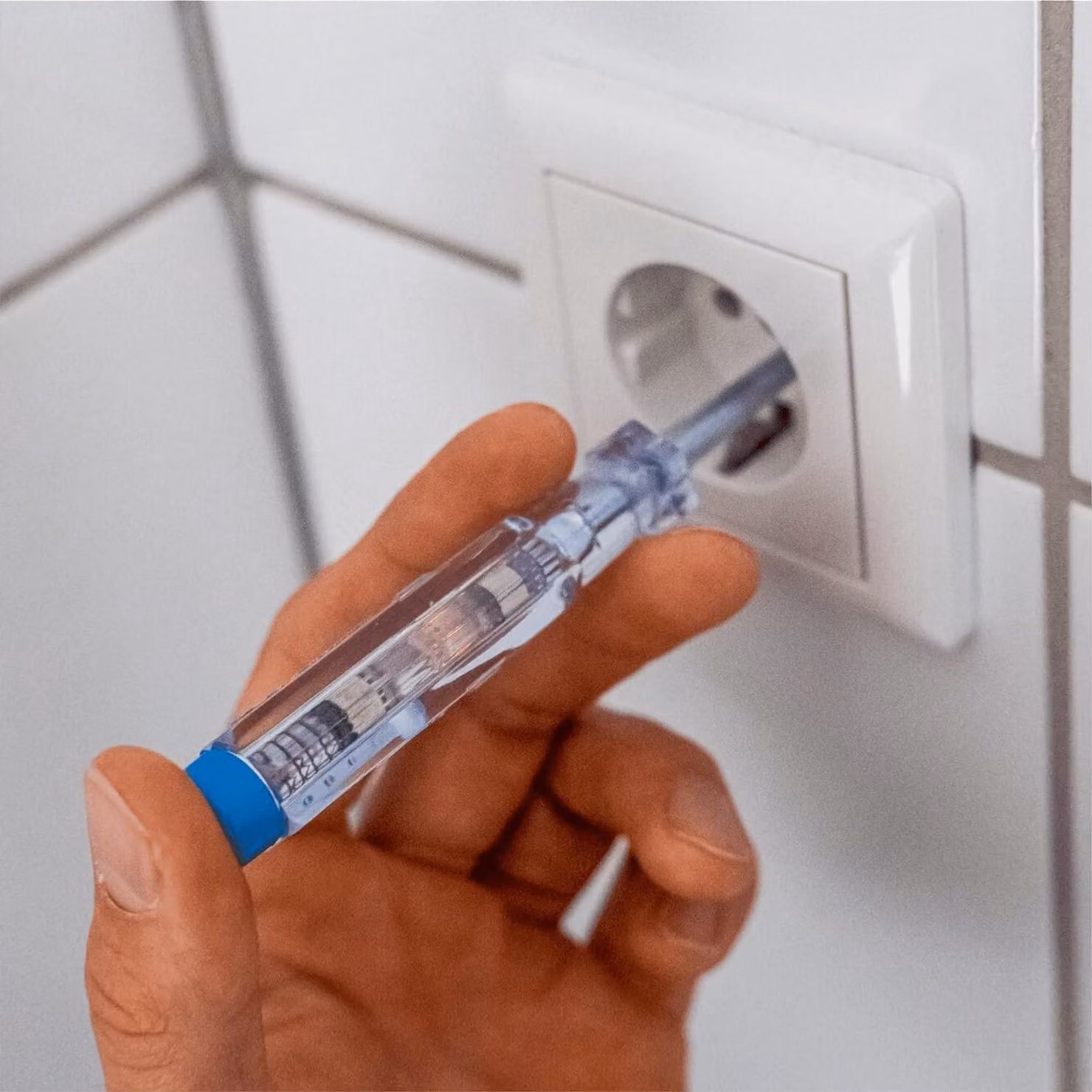 Tester di tensione - Cacciavite tester 220-250 V - Lama scanalata 0,5 x 2,8 mm - 150 mm