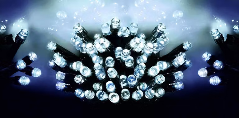 Catena luminosa a LED, 40 luci "Supabright" bianche, adatta per interni ed esterni, con cavo verde
