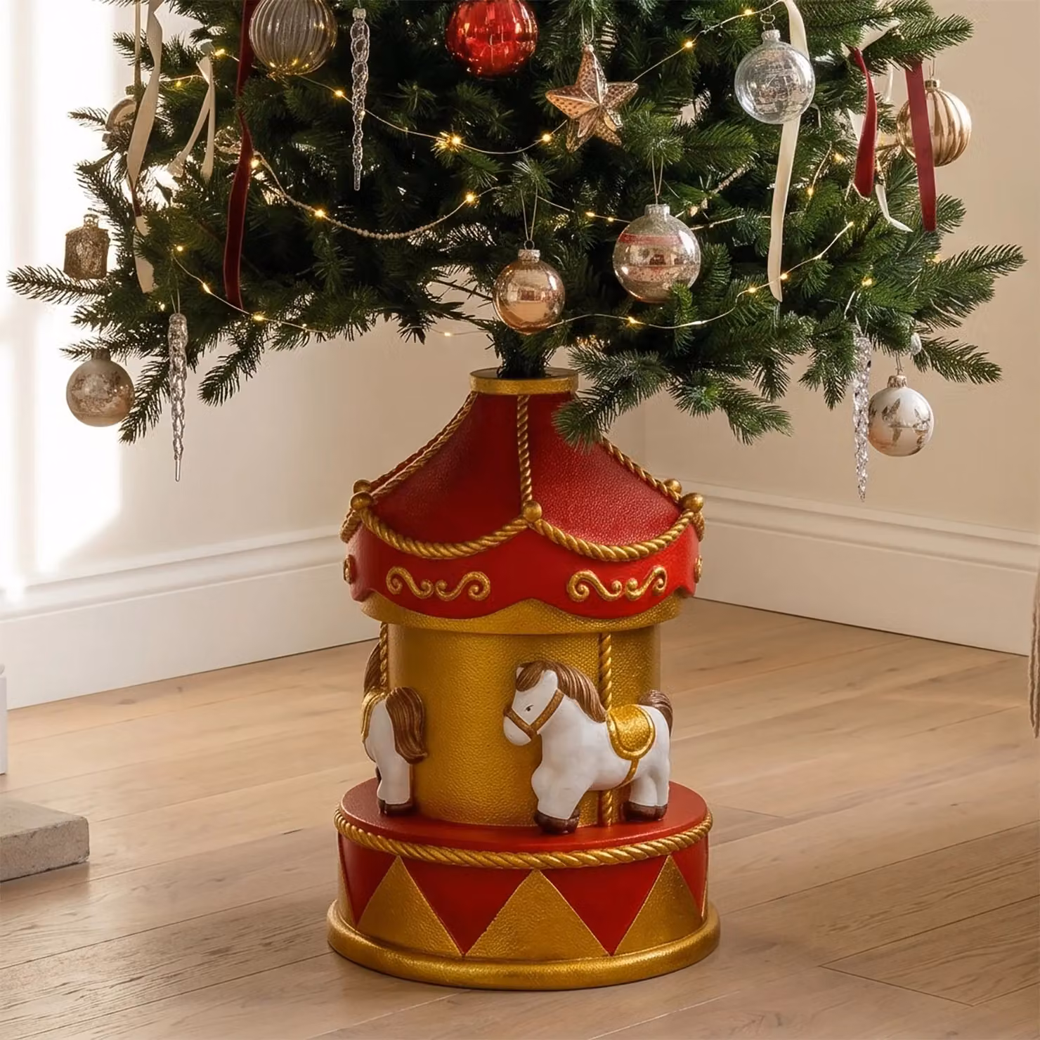 Base Albero di Natale Giostrina Decorativa con Cavalli Vestiamo Casa Gran Natale, Rosso e Oro, H: 54 cm, L: 33 cm, P: 33 cm – 3