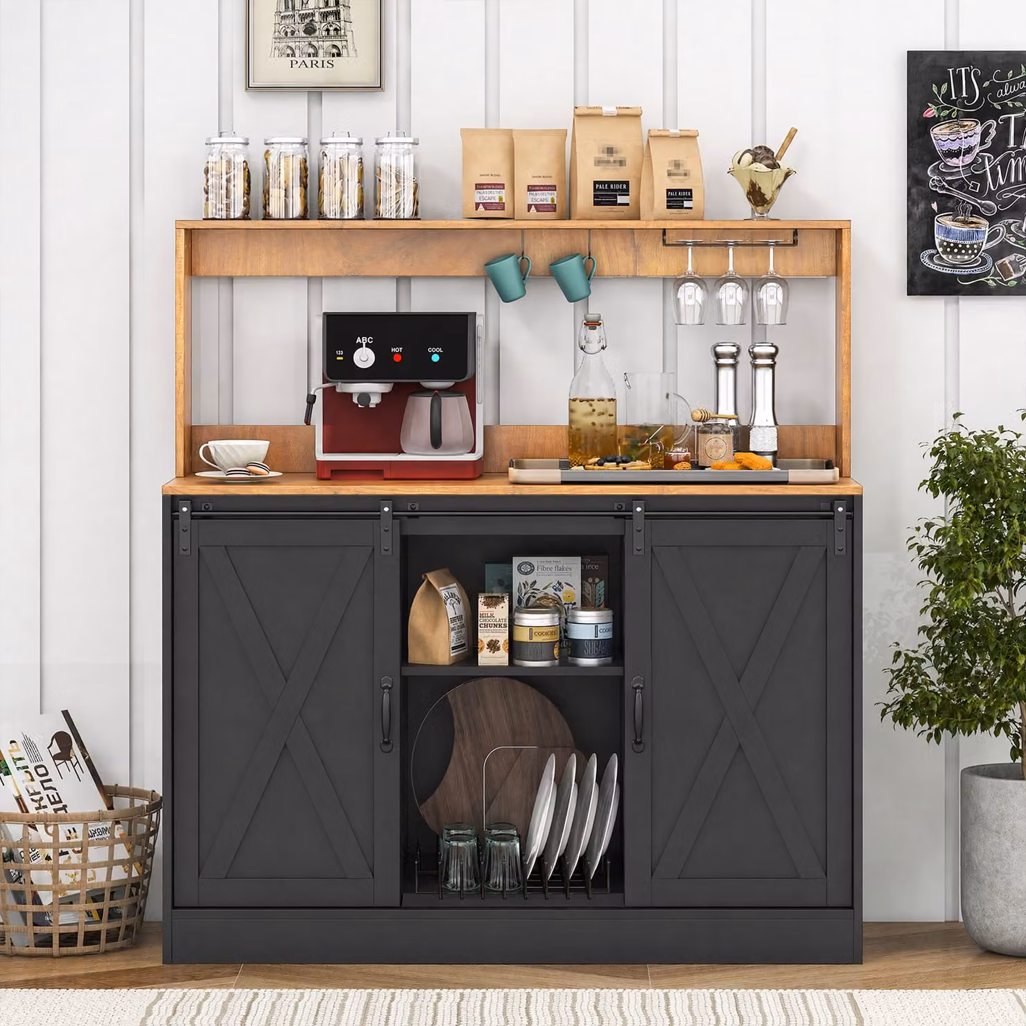 Costway Mobile da bar in stile country con stazione di ricarica, portabottiglie rimovibile e ante scorrevoli, Nero e Marrone