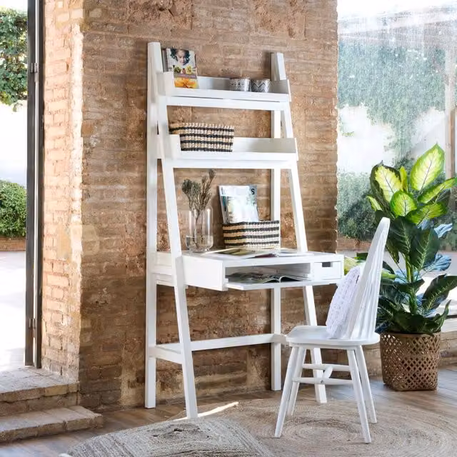 Scrivania Banak in legno laccato bianco con piano rettangolare e design moderno