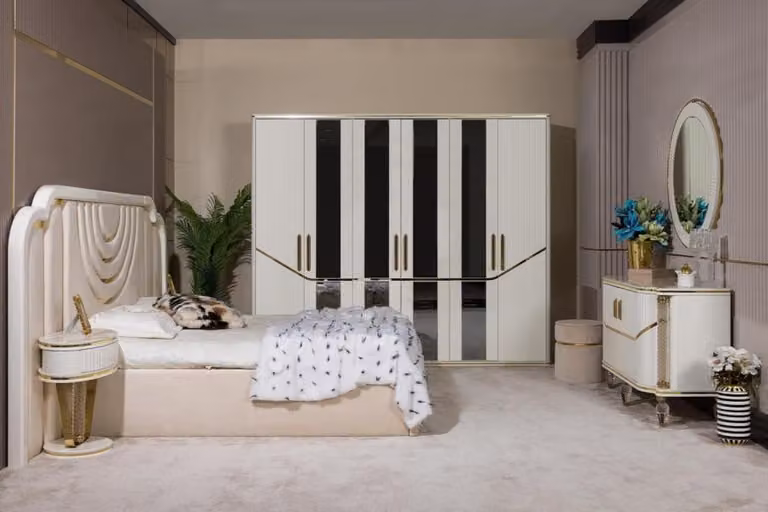 Il set camera da letto (letto, 2 comodini, armadio, cassettiera con specchio)
