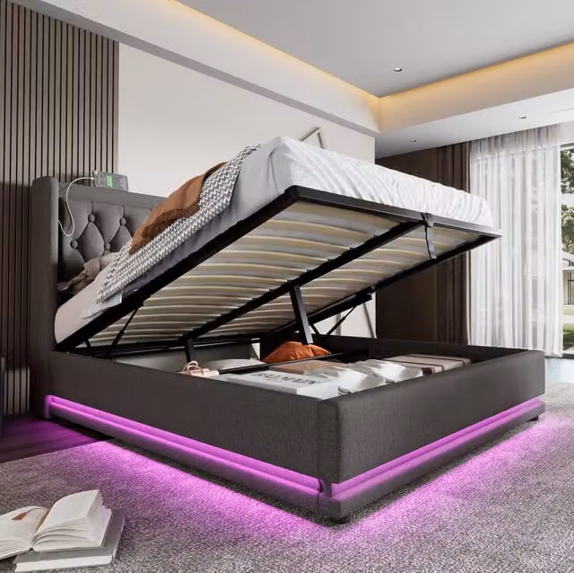 Letto matrimoniale imbottito MODFU grigio con contenitore, porte USB e illuminazione LED, L/P: 140 x 200 cm – 1