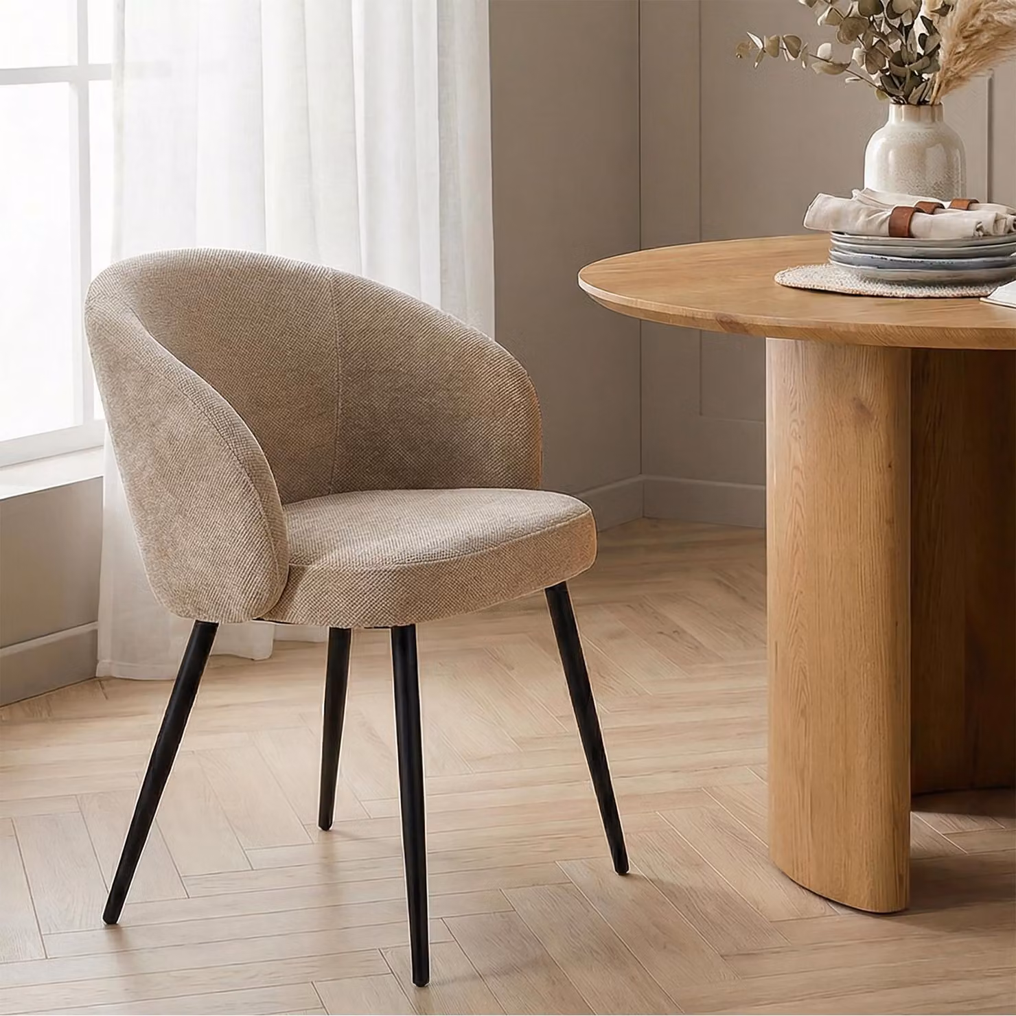 Sedie da pranzo KURSI in set da 2, beige - Sedie di design con schienale morbido e arrotondato, sedie da cucina per un elevato comfort di seduta, sedia imbottita con robusto telaio in metallo [carico massimo 140 kg]