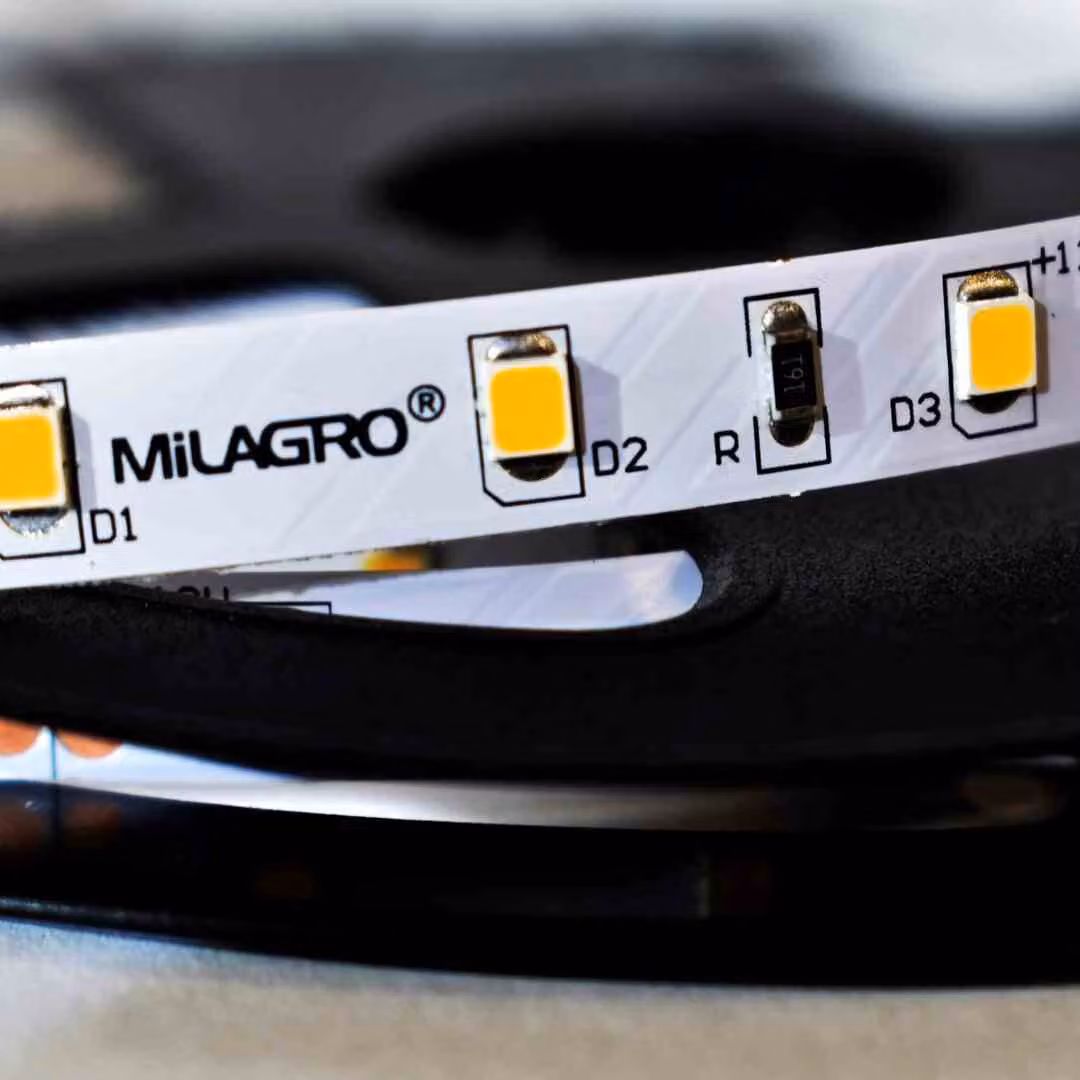 Nastro LED PRO bianco caldo 5 m 24 W Milagro ML4749