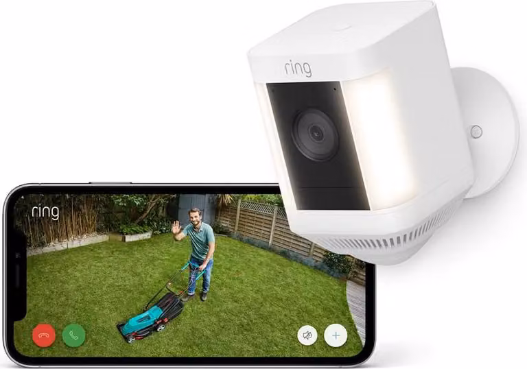 Telecamera da esterno Ring Spotlight Cam Plus, certificata e completamente revisionata, con batteria inclusa