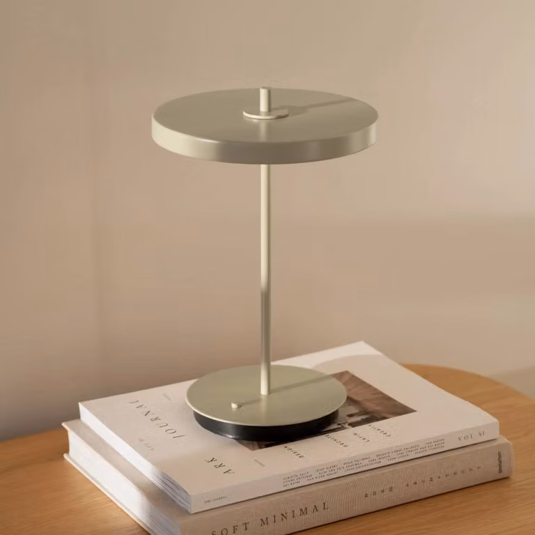 UMAGE Lampada da tavolo a LED Asteria Move, dimmerabile, Marrone / Ruggine, Soggiorno / Sala da pranzo, Metallo, Design, Lampada da tavolo LED