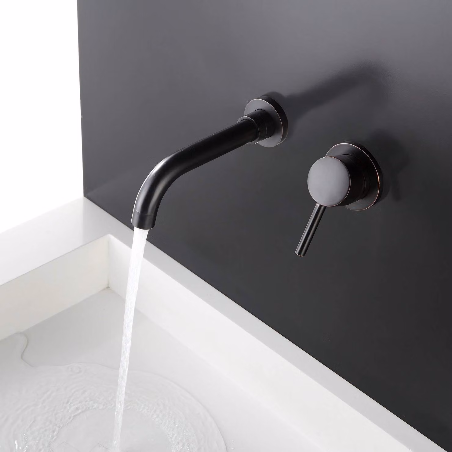 Miscelatore monocomando da parete per lavabo, nero, in ottone