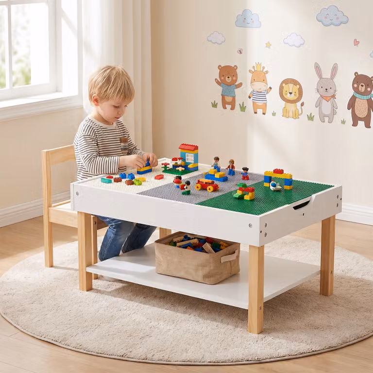Tavolo multiattività Costway in legno bianco per bambini con piano reversibile lavagna e 2 ripiani
