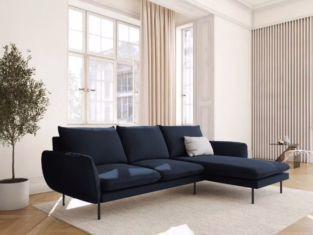 Divano angolare destro Vienna di Cosmopolitan Design in velluto blu scuro per 5 persone L: 255 cm, P: 95 cm, H: 170 cm – 2