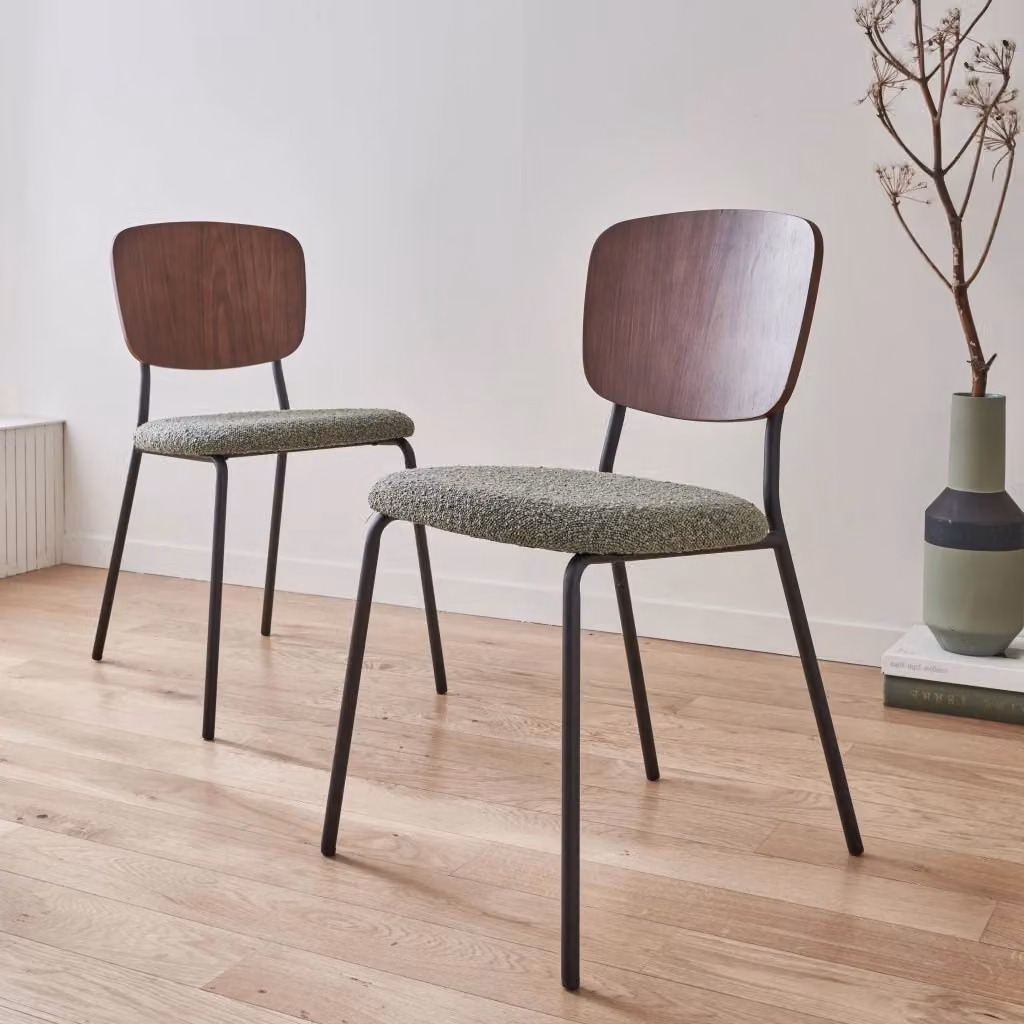 Set di 2 sedie moderne Sweeek in tessuto bouclé verde con gambe in legno e metallo nero – 2