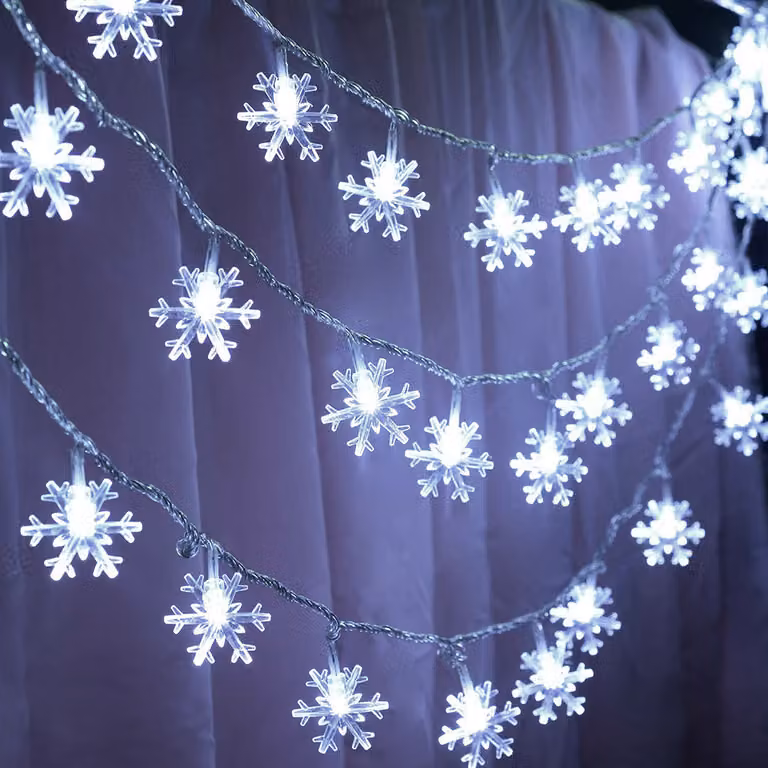 Fata di fiocco di neve bianco freddo, fata luci indoor a batteria 6M 40LEDs, finestra giardino festa decorazione di Natale