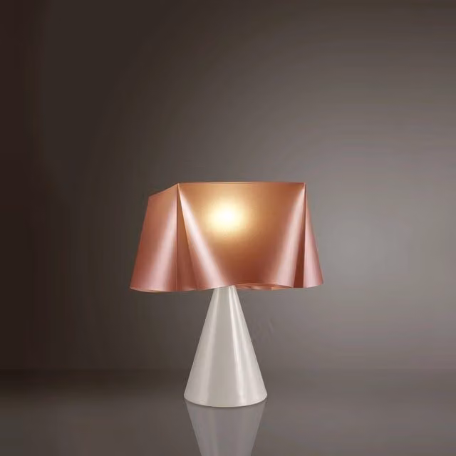 Lampada da scrivania moderna Wanda Polilux Linea Zero colore rame e bianco con attacco E14