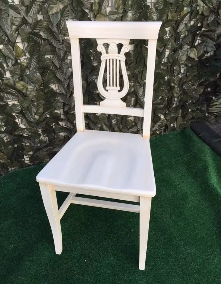 Set di 2 sedie a lira in legno di faggio stile shabby chic bianco invecchiato con seduta in legno Mobili 2G