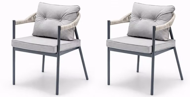 Sedia in stile moderno, colore grigio, seduta morbida, struttura in metallo, intreccio