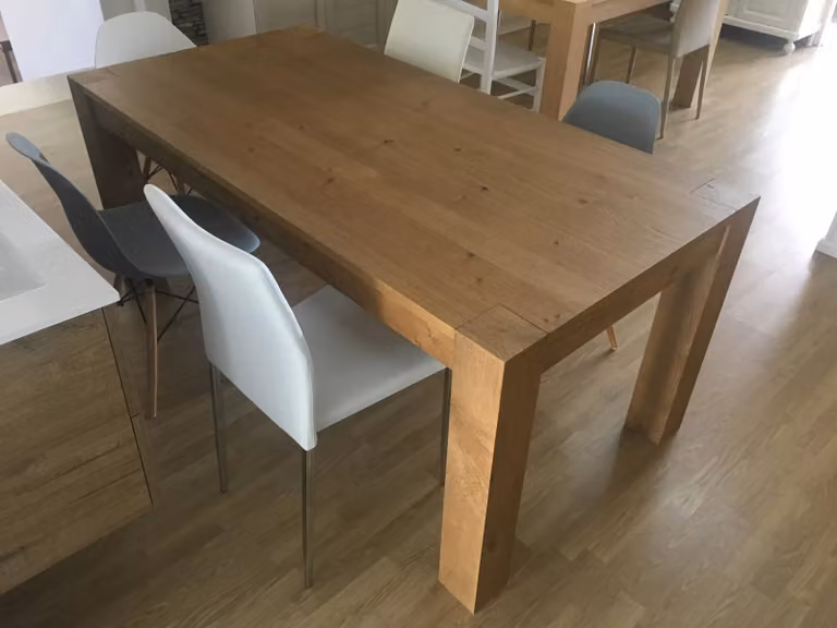 Tavolo allungabile rettangolare in legno di rovere nodato marrone Mobili 2G L: 160 cm, P: 90 cm, H: 77 cm