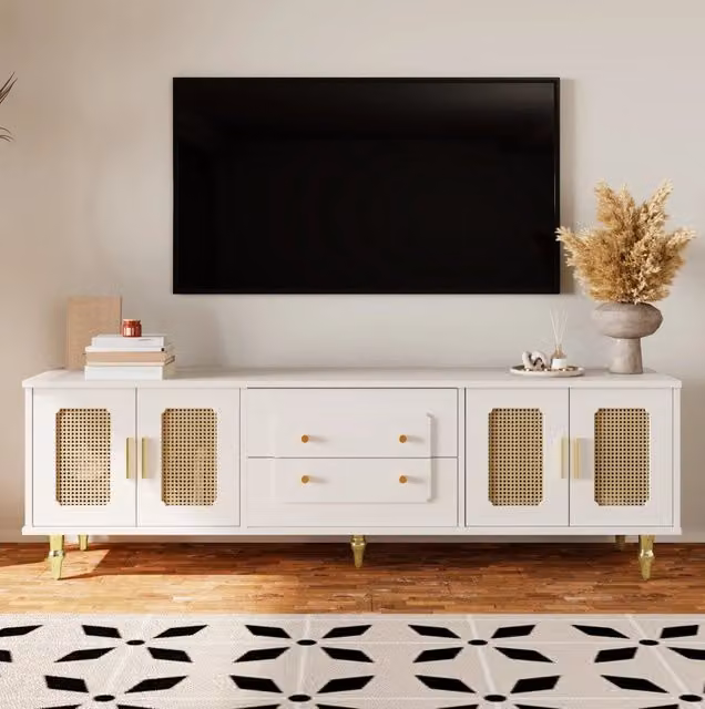 Mobile TV in truciolare bianco 175 cm con ante effetto rattan; cassetti push-to-open e dettagli oro
