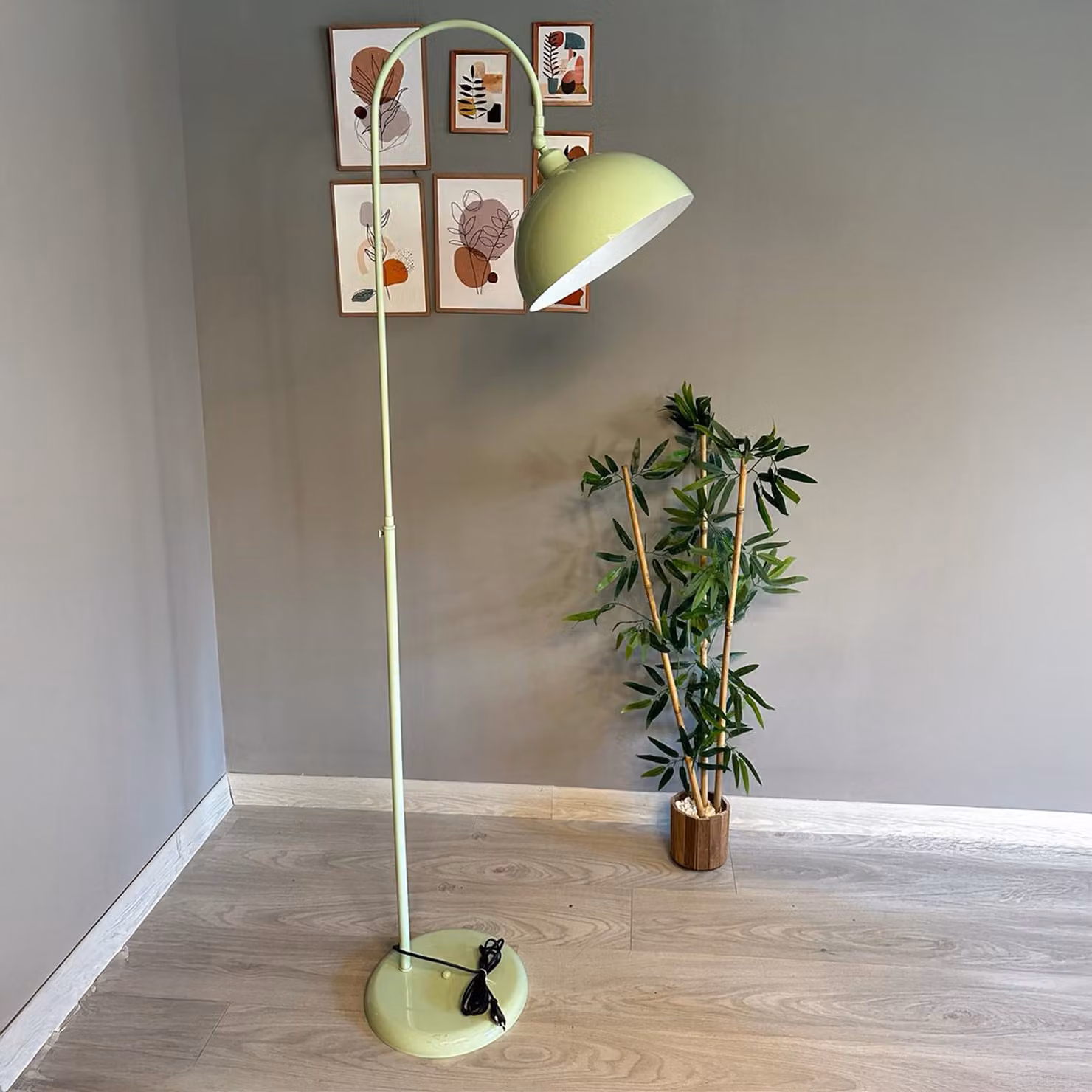 Lampada da terra moderna in metallo con E27, paralume regolabile