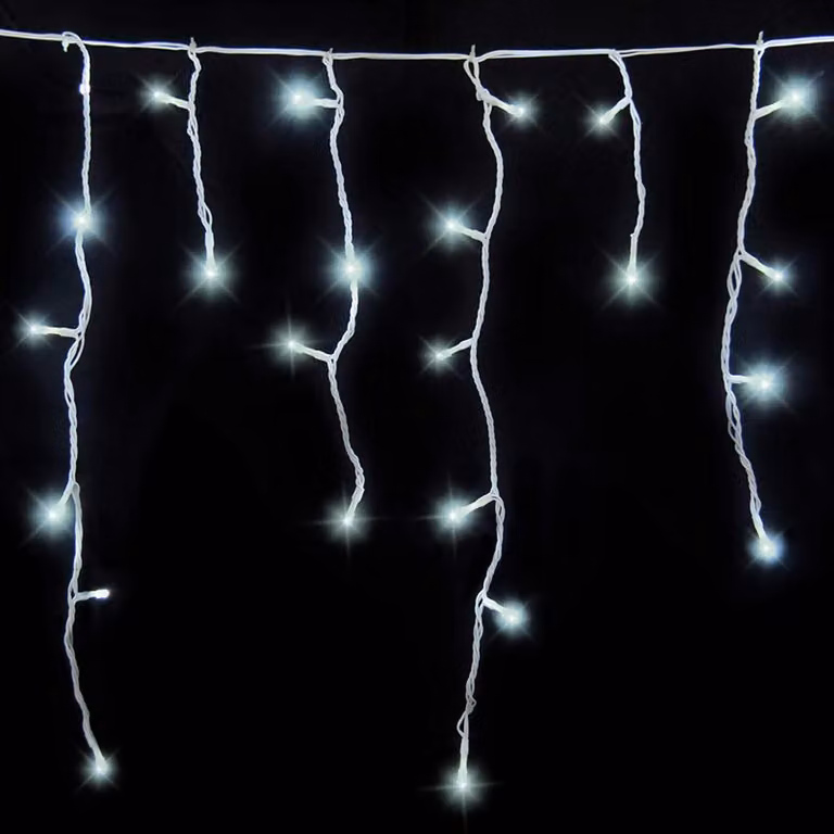 Catena luminosa a LED, lunghezza 4,2 metri, 240 LED, luce bianca fredda, grado di protezione IP44