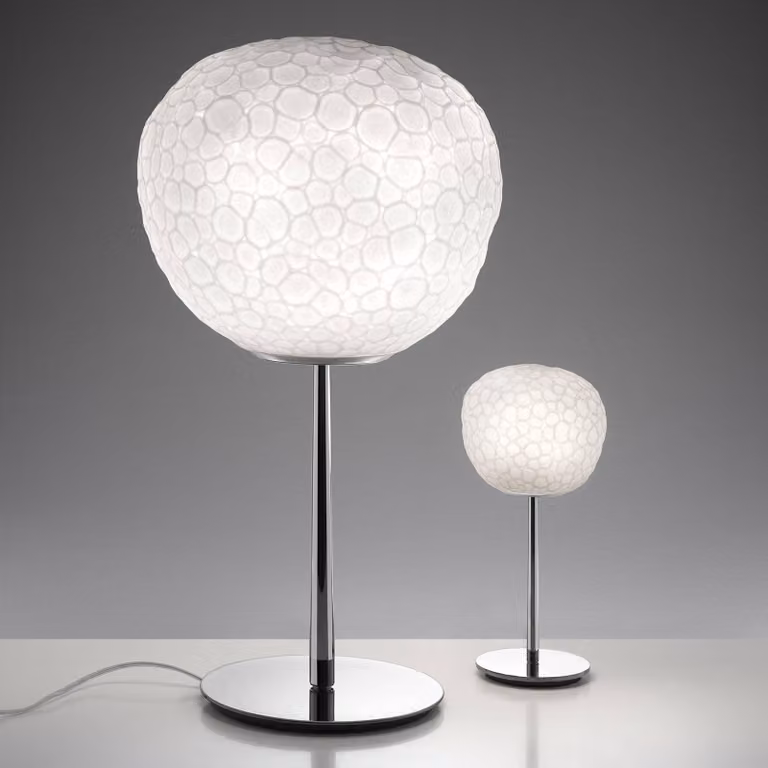 Artemide Lampada da tavolo di design Meteorite, Bianco / Opale, Soggiorno / Sala da pranzo, Vetro, Design, Lampada da tavolo
