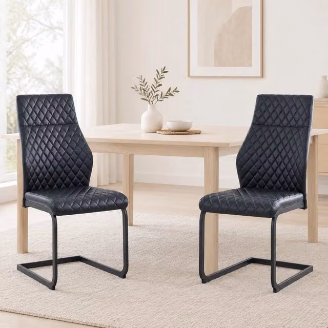 Set di 2 sedie da pranzo MIVRAY in similpelle PU nera con schienale alto a rombi e struttura in metallo moderna