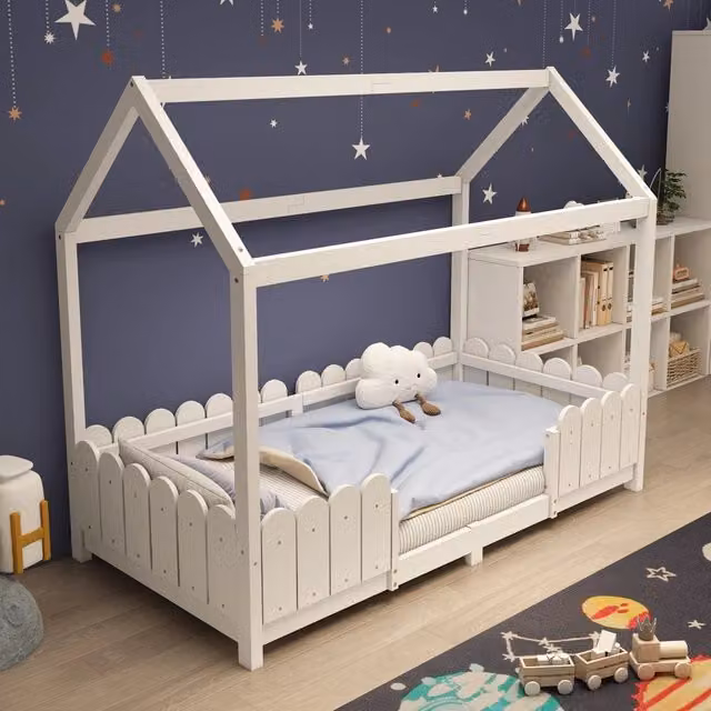 Letto singolo per bambini OKWISH in legno bianco con struttura a casetta, L/P/H: 200 x 90 x 120 cm