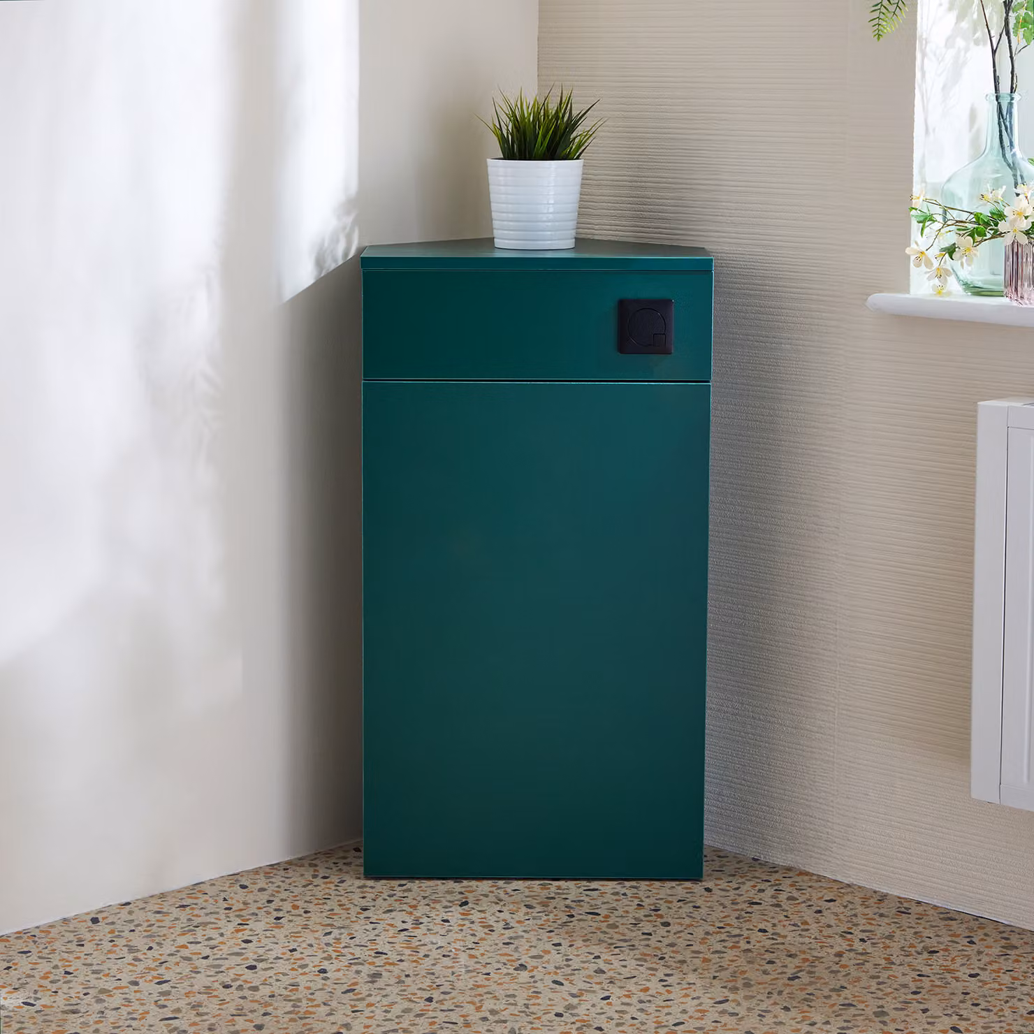Unità WC Angolare in Verde Scuro con Pulsante di Scarico Nero (Sanitario non Incluso) - Cluo