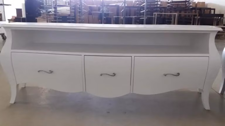 Mobile porta TV bombato in legno di pino stile shabby chic bianco Mobili 2G L: 176 cm, P: 45 cm, H: 62 cm