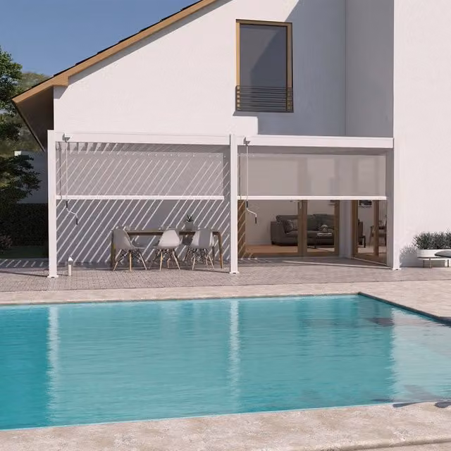 Pergola bioclimatica adossata Ombrea VS Bianco con 2 tende, L: 6 m, P: 3 m
