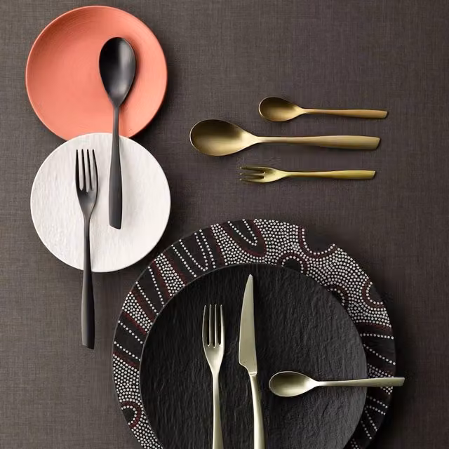 RIVIERA GOLD, Posate Set 75 Pz, Scatola Gallery, Casa Bugatti Colore: Oro Lucido