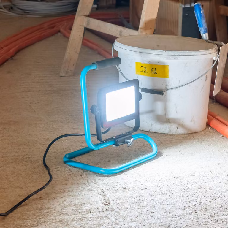 EGLO Faretto da esterno a LED Avelar, nero/turchese, larghezza 32 cm, metallo Avelar, Nero, Alluminio