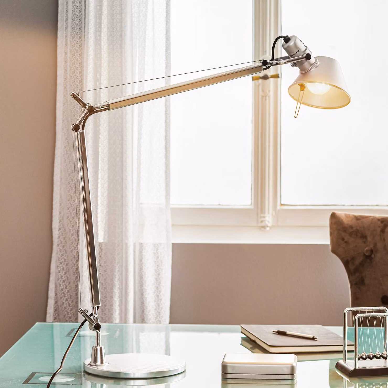 Artemide Lampada da scrivania Tolomeo, Alluminio / Grigio / Zincato, Studio / Ufficio, Alluminio, Design, Lampada da tavolo