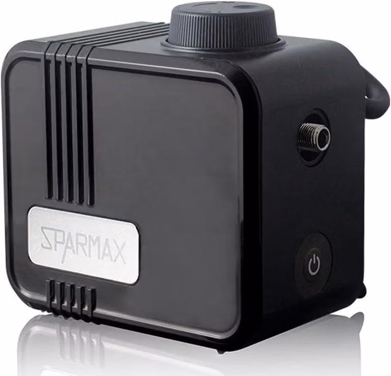 Compressore per aerografo compatto, nero, senza olio, estremamente silenzioso e dotato di una pratica funzione di spegnimento automatico
