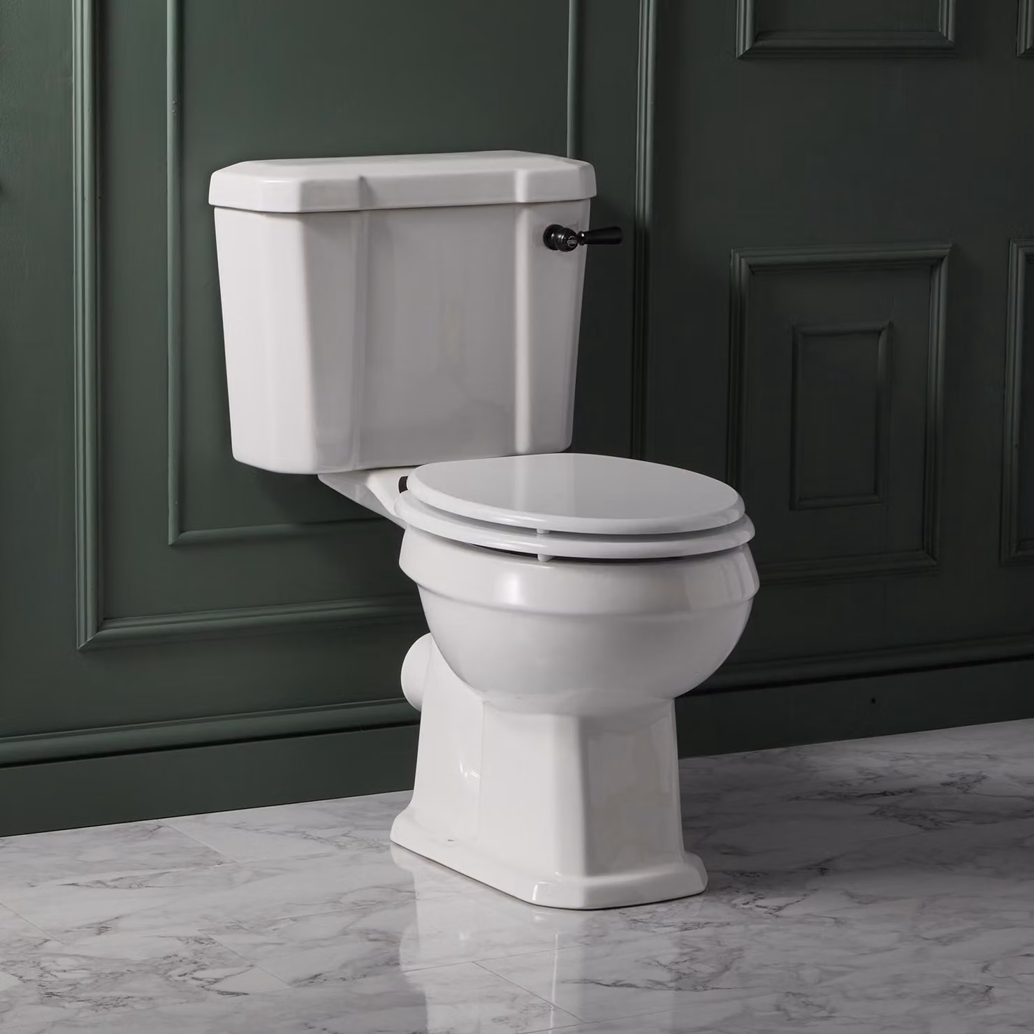 Wc Monoblocco Tradizionale Con Cassetta E Sedile Bianco – Nero – Richmond