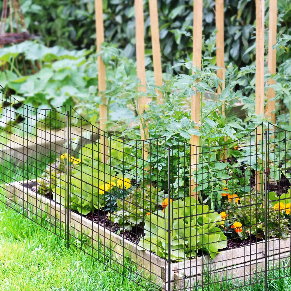Recinzione da giardino in metallo Costway con 5 pannelli e 5 picchetti, recinto per animali nero, Altezza: 98 cm