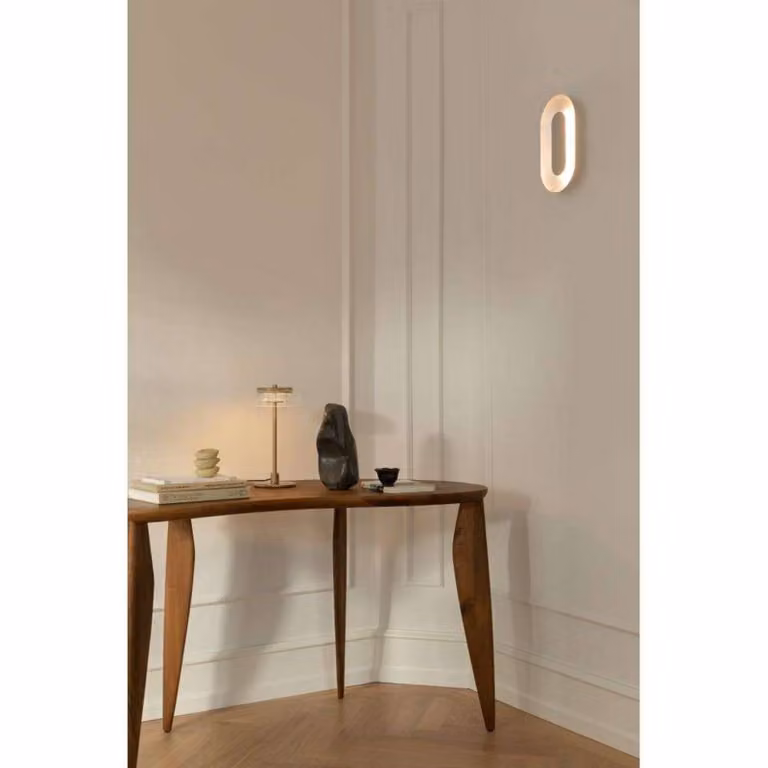 Nuura Aps Applique da parete di design Sasi, dimmerabile, Ottone / Oro, Soggiorno / Sala da pranzo, Metallo, Scandinavo, Applique