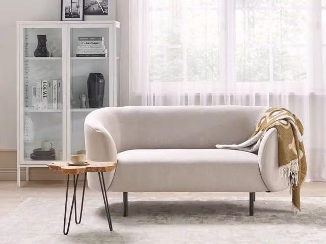 Divano 2 posti BELIANI in tessuto a quadri beige e nero con gambe dorate stile glamour per il tuo soggiorno L: 155 cm, P: 79 cm, H: 70 cm
