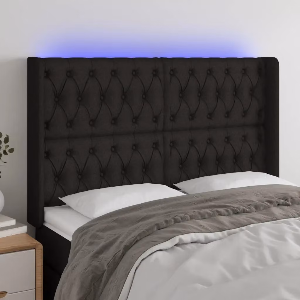Testiera moderna in tessuto nero con illuminazione LED integrata e porta di ricarica USB, L: 147 cm, P: 16 cm, H: 118-128 cm – 2