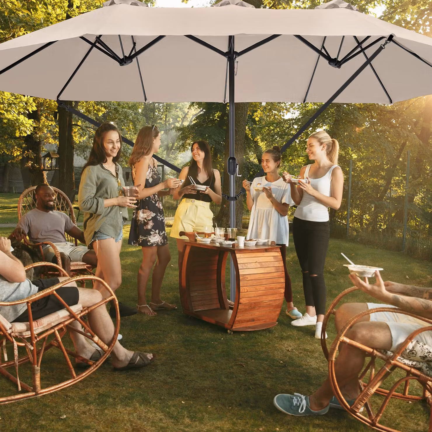 Ombrellone a braccio tectake Silia beige con 3 tettucci in poliestere e struttura in acciaio L: 460 cm, P: 270 cm – 2
