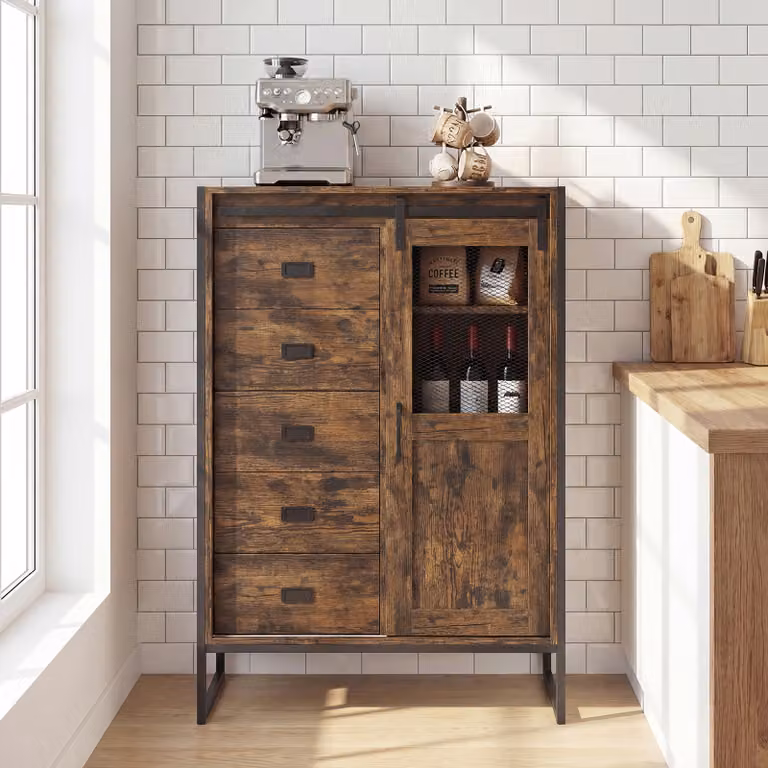 Armadio da terra Costway in legno marrone con ante scorrevoli, 5 cassetti e ripiani regolabili, mobile buffet rustico per bagno, soggiorno o cucina