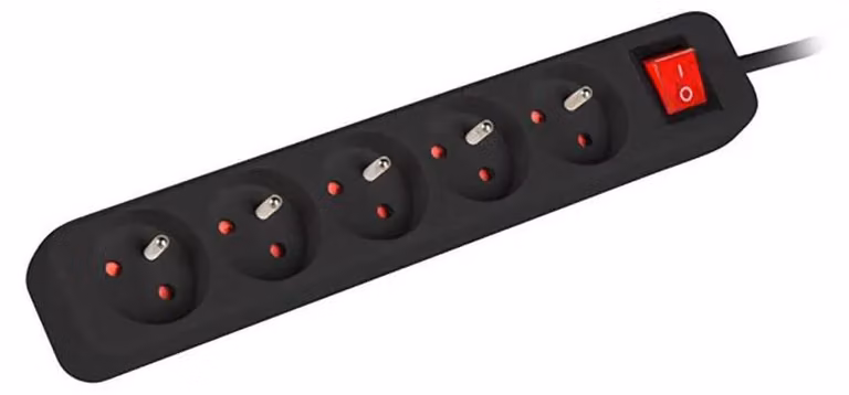 Lanberg PS1-05E-0150-BK LANBERG Steckdosenleisten 1.5M 5X 230V EN MIT SCHALTER MASSI